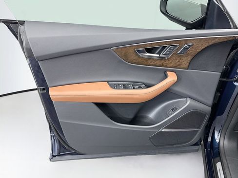 Used 2025 Audi Q8 Premium Plus image 23