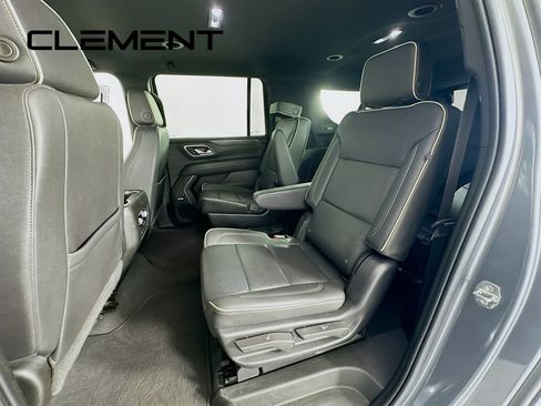 Used 2022 GMC Yukon XL SLT w/ SLT Luxury Package AWD/4WD image 32