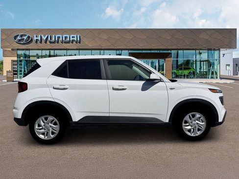 New 2026 Hyundai Venue SE FWD image 9