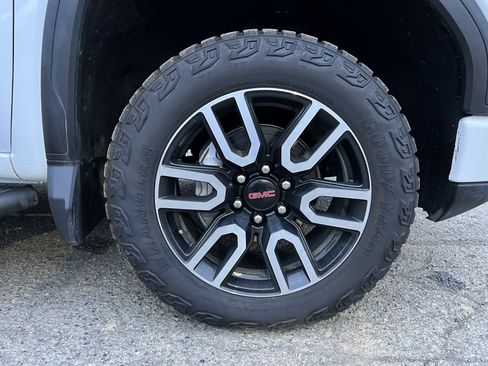 Used 2023 GMC Sierra 1500 AT4 w/ AT4 Premium Package image 10