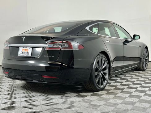 Used 2020 Tesla Model S Long Range Plus image 4