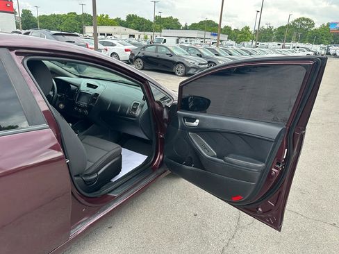 Used 2018 Kia Forte LX w/ LX Popular Package FWD image 9