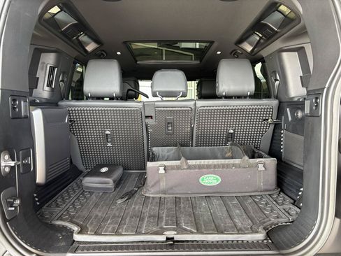 Used 2023 Land Rover Defender 110 V8 AWD/4WD image 35