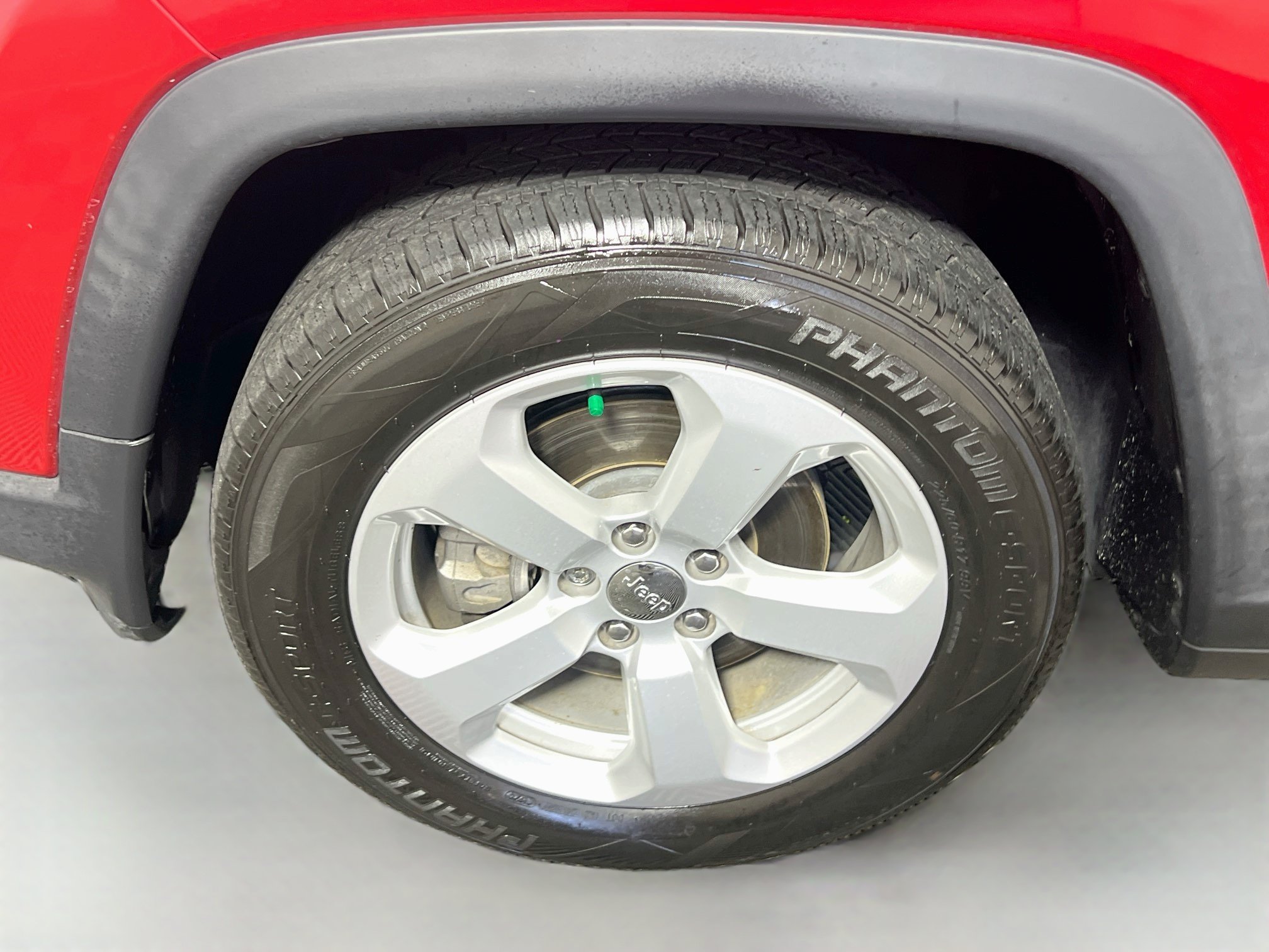 Used 2021 Jeep Compass Latitude w/ Sun and Sound Group FWD image 13