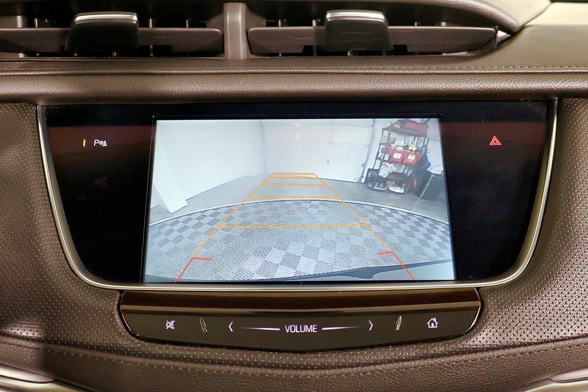 Used 2017 Cadillac XT5 Luxury w/ Driver Awareness Package AWD/4WD image 39
