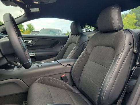 Used 2025 Ford Mustang Coupe RWD image 9