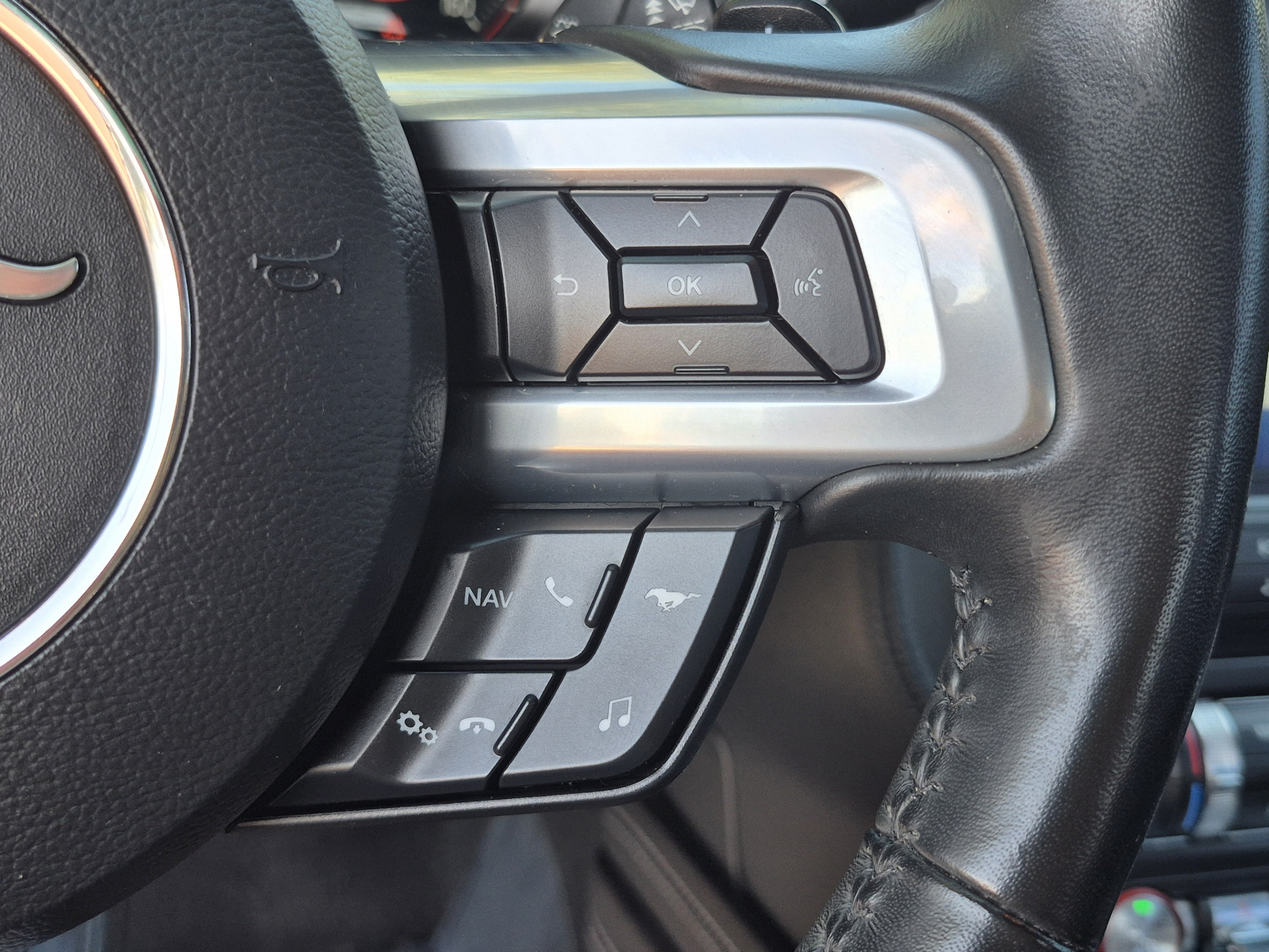 Used 2020 Ford Mustang Premium w/ Equipment Group 201A RWD image 27