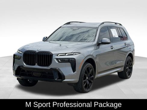 Used 2025 BMW X7 xDrive40i w/ M Sport Package AWD/4WD image 5