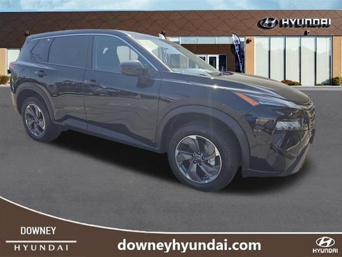 Used 2025 Nissan Rogue SV FWD image 7