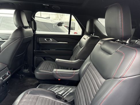 Used 2026 Ford Explorer ST-Line w/ ST-Line Street Pack AWD/4WD image 10