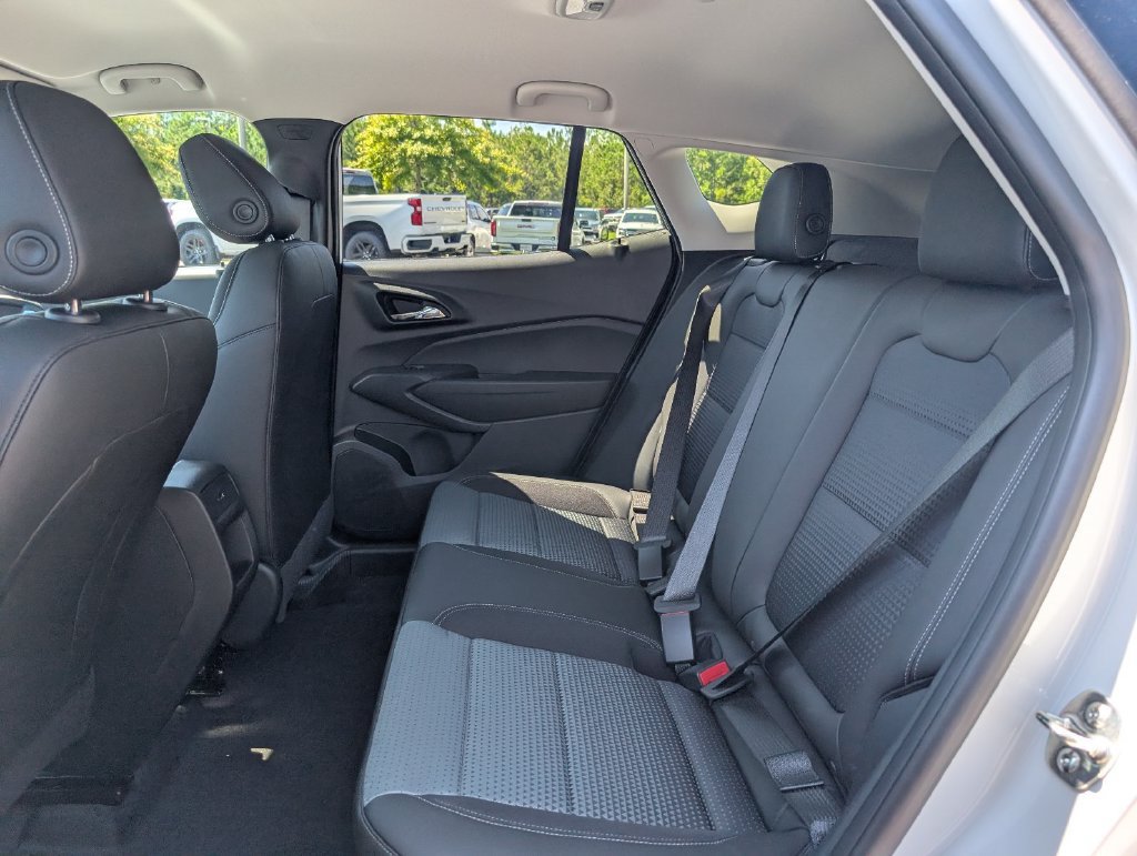 New 2026 Chevrolet Trax LT w/ LT Convenience Package FWD image 31