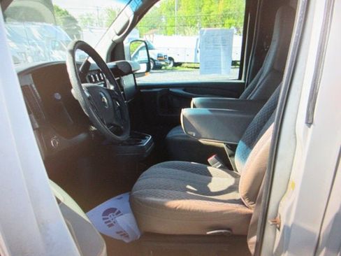 Used 2012 Chevrolet Express 3500 RWD image 8