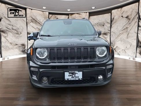 Used 2021 Jeep Renegade Latitude AWD/4WD image 2