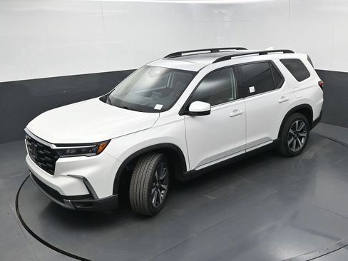 Used 2024 Honda Pilot Elite image 36
