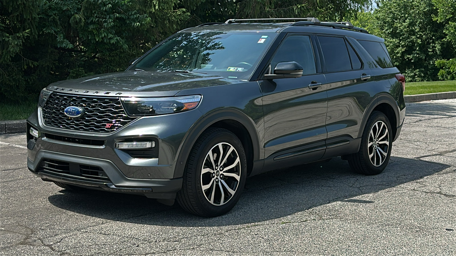 Used 2020 Ford Explorer ST w/ Premium Technology Package AWD/4WD image 2