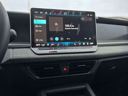 New 2026 Volkswagen Tiguan S image 25