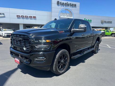 Used 2025 RAM 2500 Big Horn AWD/4WD image 4