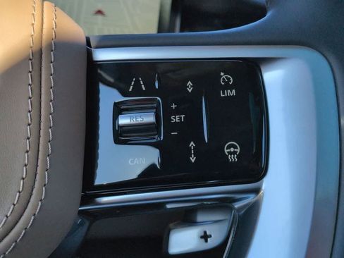 New 2026 Land Rover Range Rover Long Wheelbase SE AWD/4WD image 27
