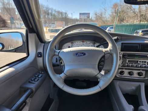 Used 2003 Ford Explorer Sport Trac XLS image 29