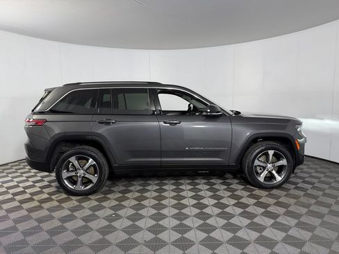 Used 2024 Jeep Grand Cherokee Limited 4xe w/ Luxury Tech Group II AWD/4WD image 6