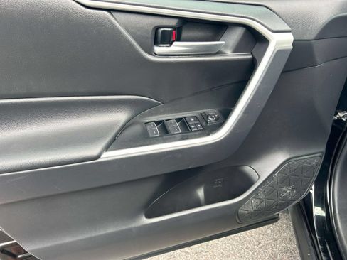 Used 2025 Toyota RAV4 XLE AWD/4WD image 24