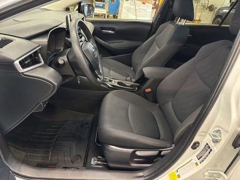 Used 2021 Toyota Corolla LE FWD image 11