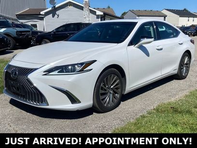 Used 2021 Lexus ES 300h w/ Accessory Package