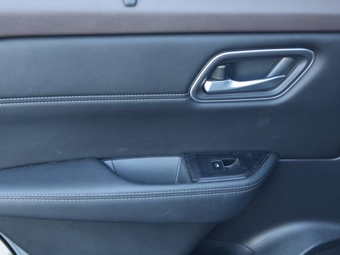 Used 2021 Nissan Rogue SL FWD image 36