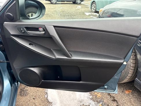 Used 2011 MAZDA MAZDA3 i Touring image 25
