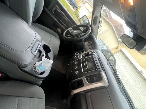 Used 2018 RAM 1500 Classic SLT image 21