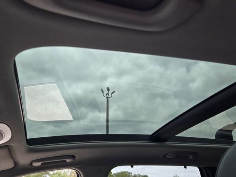 Certified 2023 Hyundai Santa Fe SEL w/ Premium Package image 17