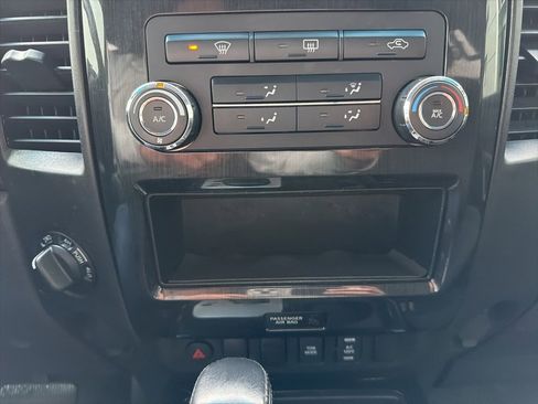 Used 2015 Nissan Titan SV w/ SV Value Truck Package image 17