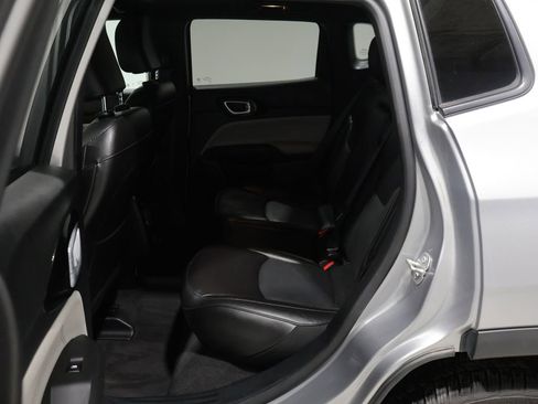 Used 2023 Jeep Compass Limited AWD/4WD image 16