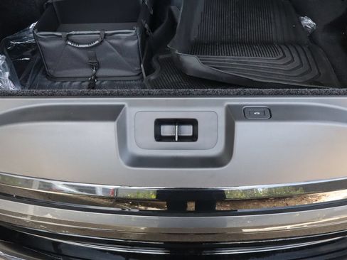 Used 2025 Land Rover Range Rover SE AWD/4WD image 40