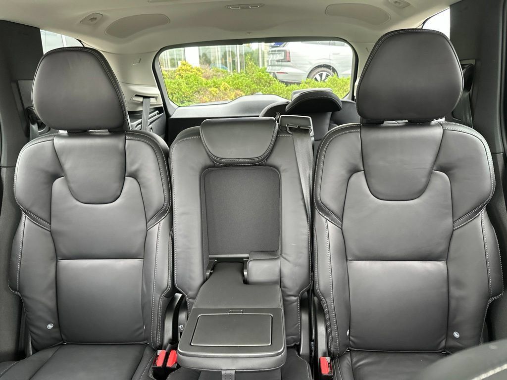 Certified 2024 Volvo XC90 B6 Ultimate w/ Protection Package Premier AWD/4WD image 35