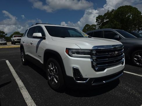 Used 2021 GMC Acadia SLT w/ Technology Package FWD image 1