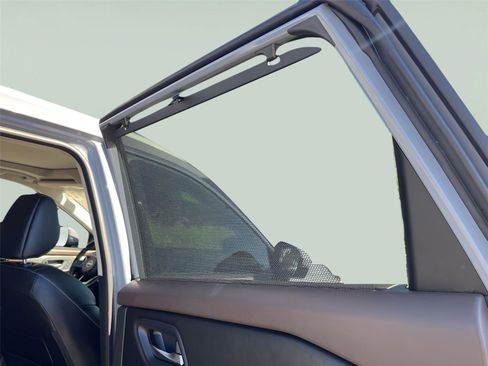 Used 2023 Nissan Rogue SL w/ SL Premium Package image 30