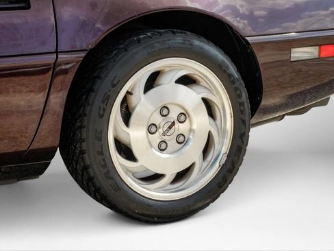 Used 1993 Chevrolet Corvette Coupe RWD image 48