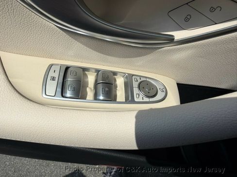 Used 2018 Mercedes-Benz E 400 4MATIC Wagon w/ Premium 2 Package (Q02) image 22