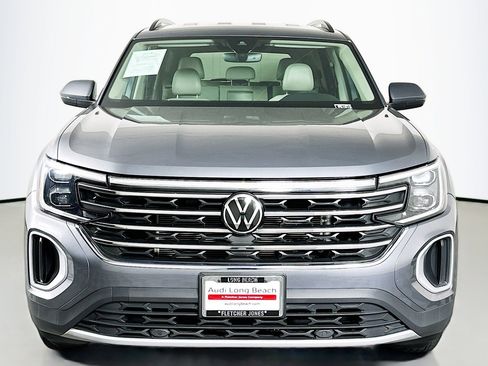 Used 2024 Volkswagen Atlas SE image 2