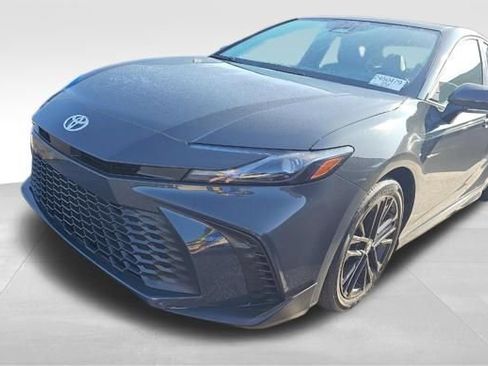 Used 2025 Toyota Camry SE FWD image 18
