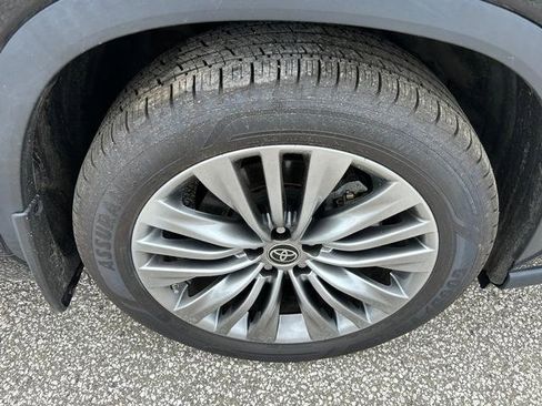 Used 2022 Toyota Highlander Platinum image 33
