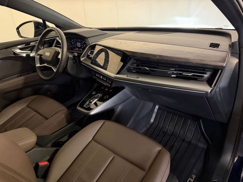 Used 2023 Audi Q4 e-tron Premium w/ Convenience Package RWD image 32