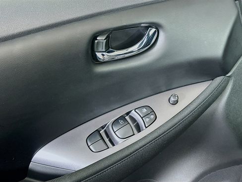 Used 2025 Nissan Leaf S image 15