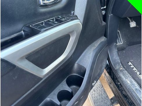 Used 2019 Nissan Titan SL w/ Chrome Package AWD/4WD image 16
