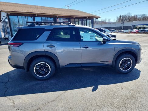 New 2026 Nissan Pathfinder Rock Creek image 9