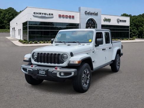 Used 2024 Jeep Gladiator Sport AWD/4WD image 1