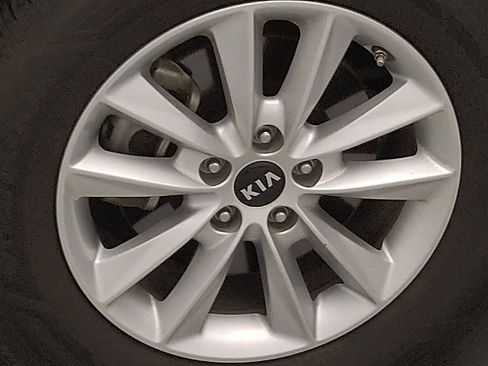 Used 2019 Kia Sorento FWD V6 image 31
