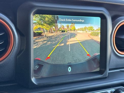 Used 2022 Jeep Gladiator Mojave image 25