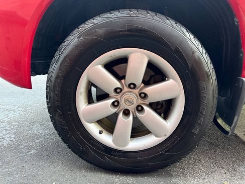 Used 2012 Nissan Titan SV w/ SV Value Truck Pkg AWD/4WD image 12